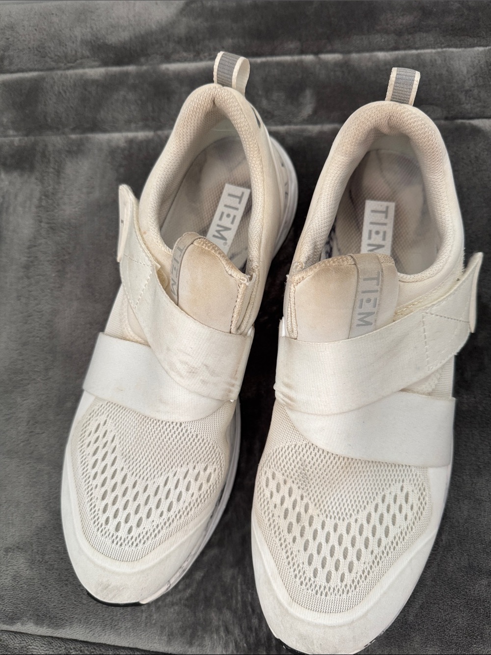 Spinning shoes TEM Women’s Athletic Slip-On Sneakers in Off-White